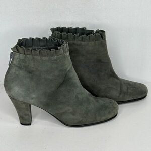 Aerosoles Greenish Gray Suede Ruffle Ankle Boots Back Zip Boho Chic Sz 6.5